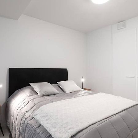 Sleek And Spacious 3 Bedroom Apartment In City Centre Helsínquia Exterior foto