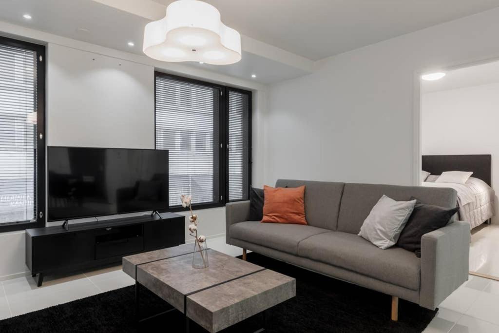 Sleek And Spacious 3 Bedroom Apartment In City Centre Helsínquia Exterior foto