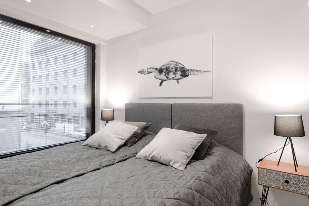 Sleek And Spacious 3 Bedroom Apartment In City Centre Helsínquia Exterior foto