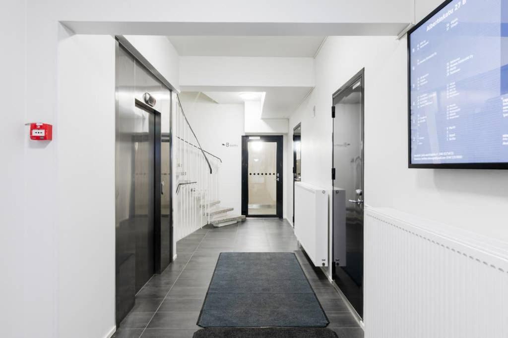 Sleek And Spacious 3 Bedroom Apartment In City Centre Helsínquia Exterior foto