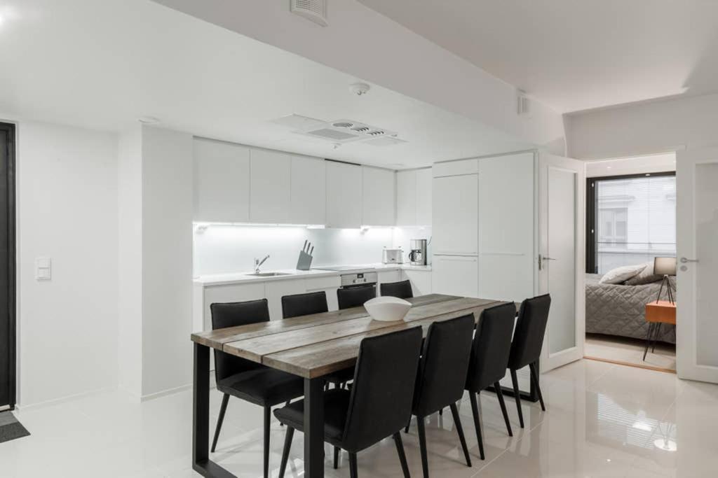 Sleek And Spacious 3 Bedroom Apartment In City Centre Helsínquia Exterior foto